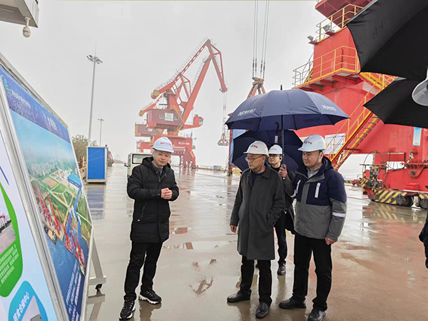657d9483f096c.jpg 荊州港調研.jpg